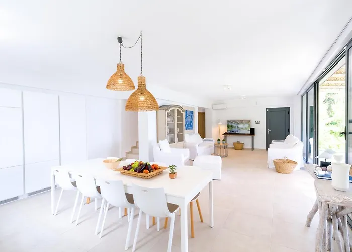 Dilean Luxury Villa *